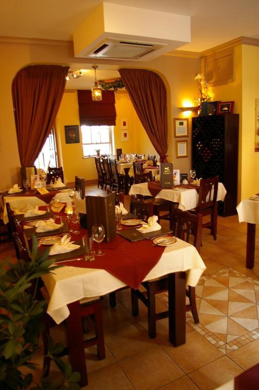 Befani'S Mediterranean Restaurant & Townhouse Clonmel Exterior foto
